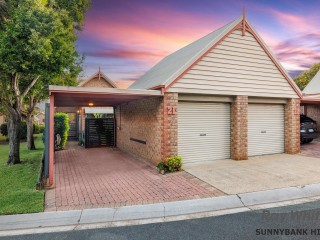 SPLIT LEVEL TOWNHOUSE WITH CHARACTER & CONVENIENCE