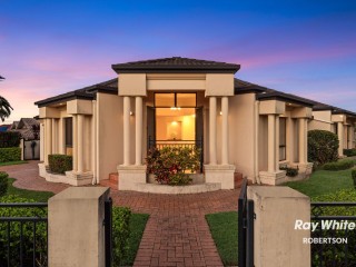 SPRAWLING MEDITERRANEAN LOWSET ENTERTAINER!!!