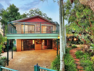 EXQUISITE FAMILY HOME BURSTING WITH CHARISMA